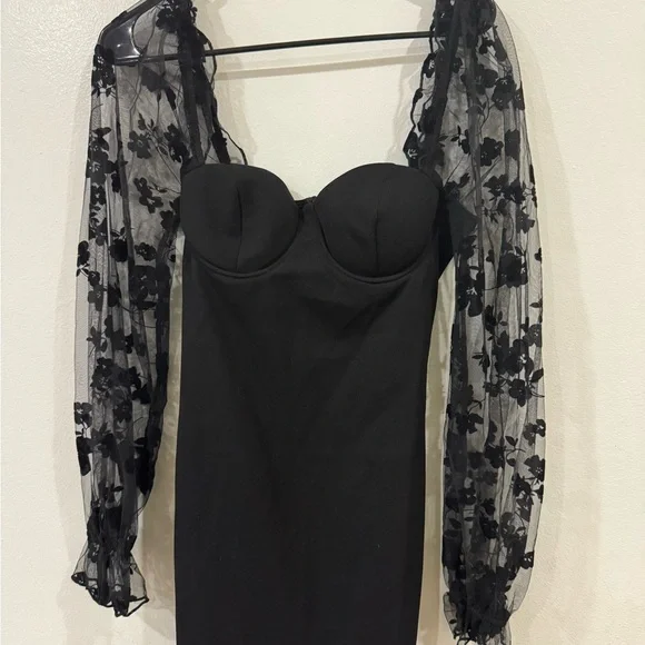 Windsor Black Sheath Dress with Bishop Sleeves - Picture 1 of 10